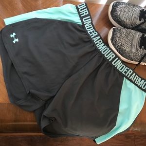 Under Armour | Loose Fit Shorts